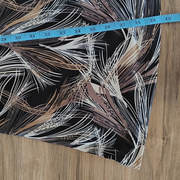 EUC Patterned Faux Wrap Dress - Picture 5 of 6